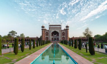 taj-mahal-entrance