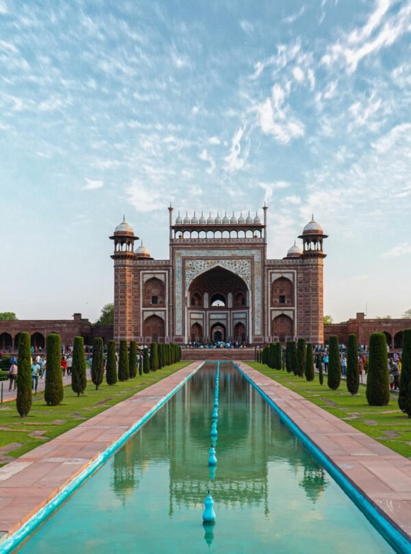 taj-mahal-entrance