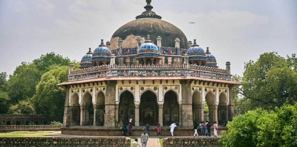 isa khan’s tomb