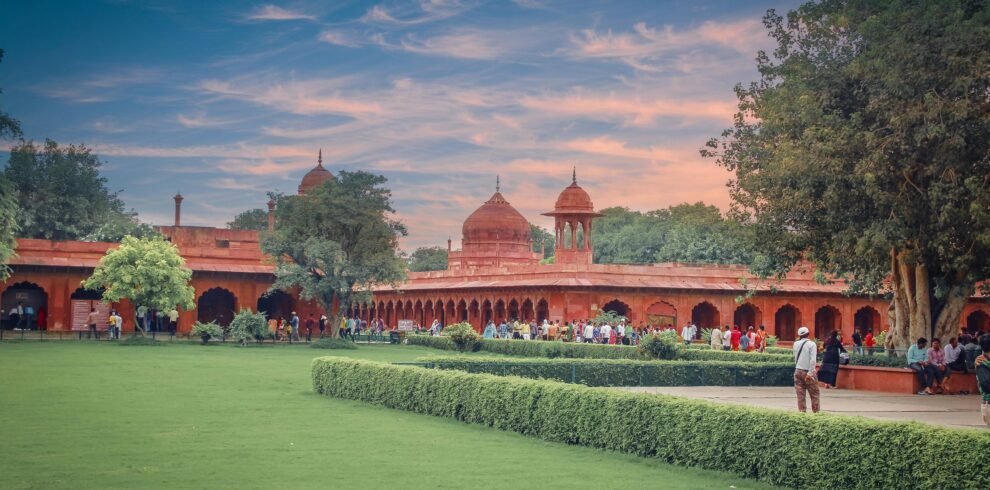 red fort garden