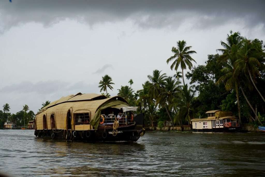 Alleppey (Alappuzha) - Best Places to Visit in Kerala