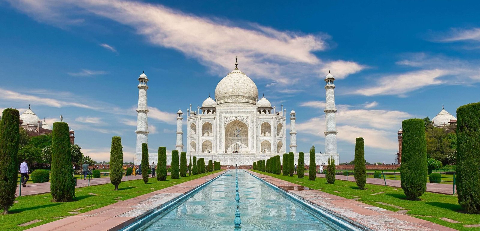 12 Best Places to Visit in Agra, India