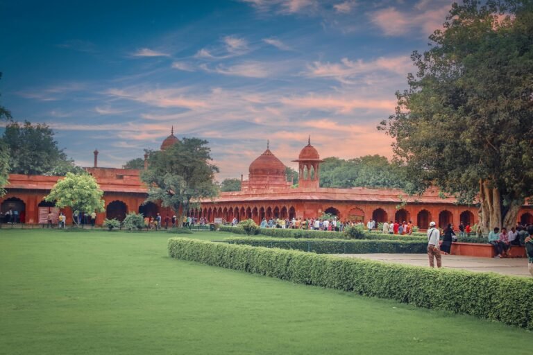 red fort garden